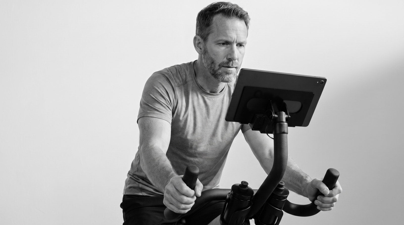 Exercise Bike vs Elliptical: What the Evidence Says